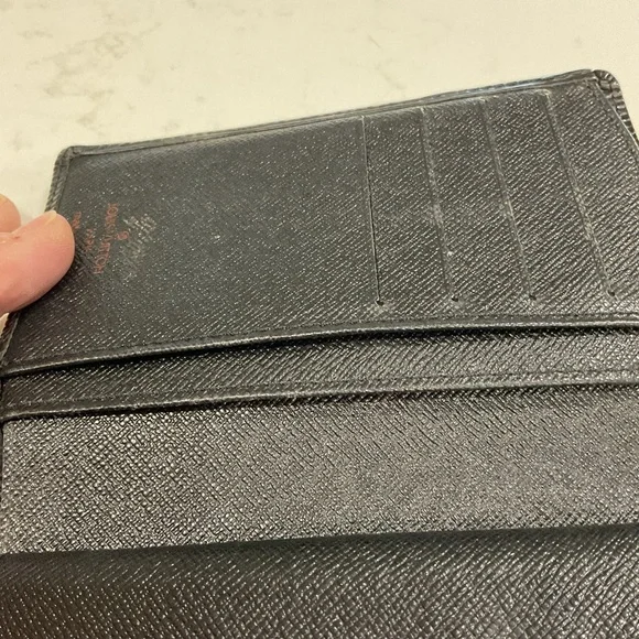 Louis Vuitton EPI Kisslock Wallet Black - Picture 12 of 16